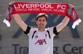 Liverpool’s Transfer Focus: Iraola Highlights Crucial Position