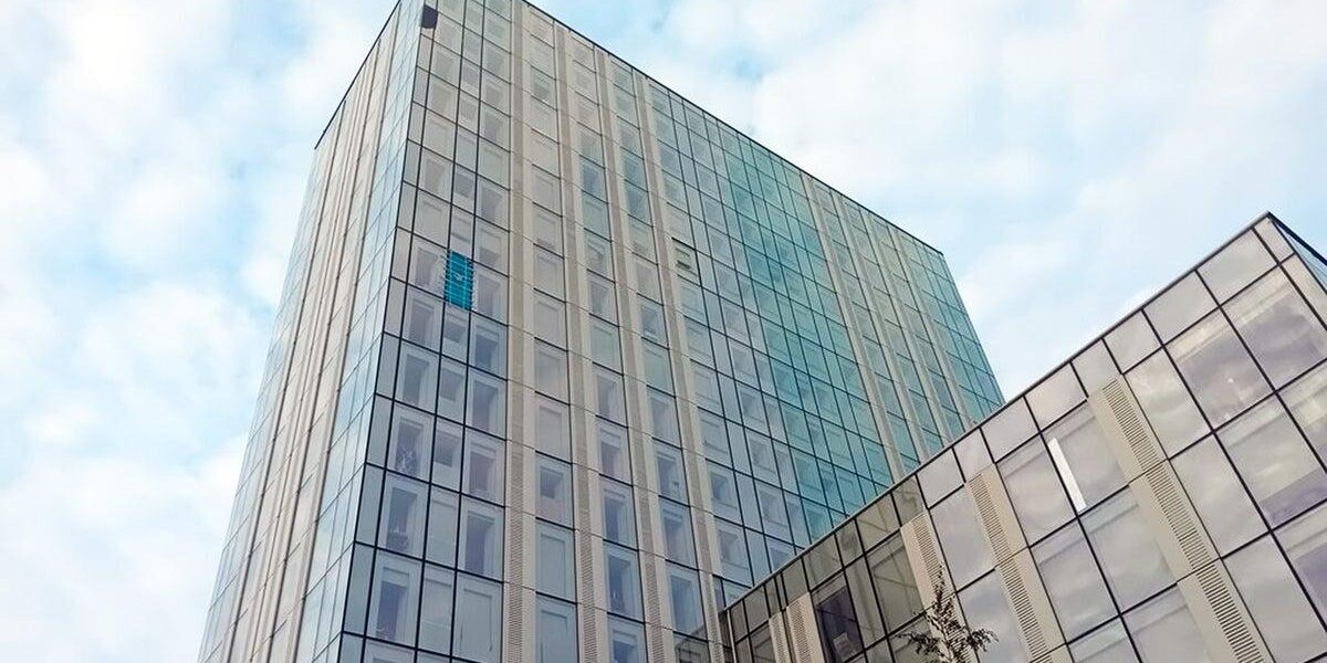 Children Hospitalized as Tower Block AC Fails During UK Heatwave