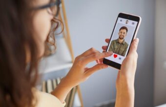Research Reveals Impact of Dating Apps on Modern Relationships