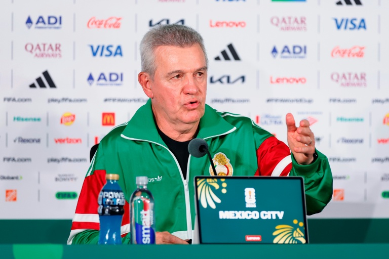 Mexico’s High Stakes Gamble: Aguirre Deflects Altitude Talk Amidst World Cup Fever