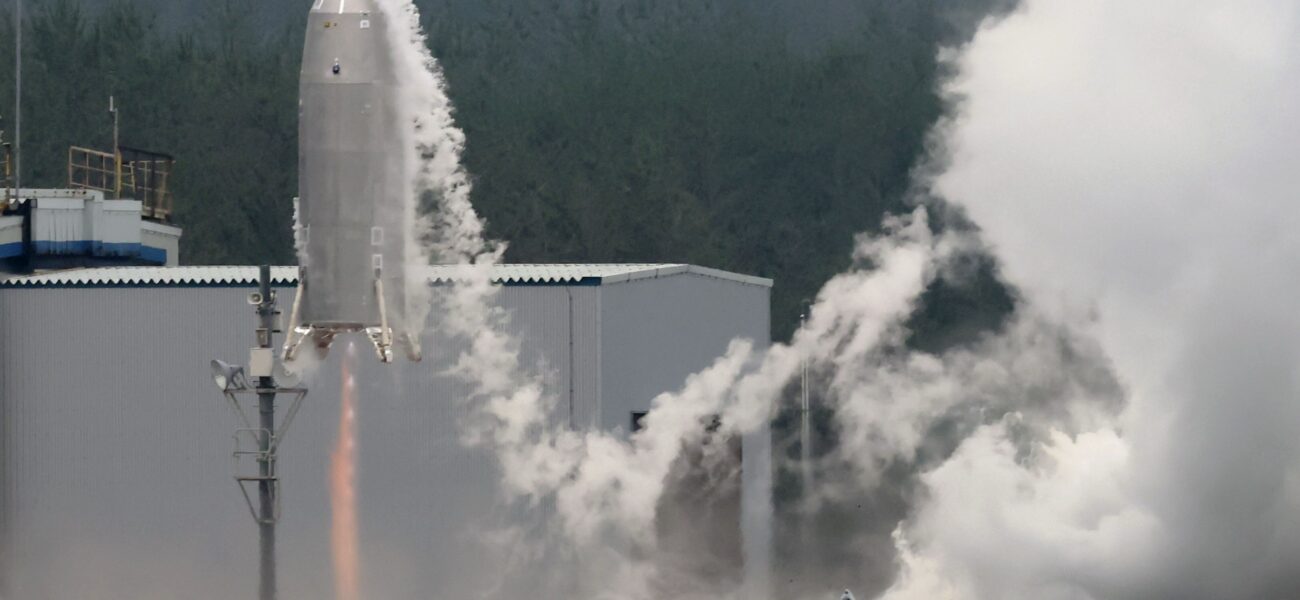 Japan’s Silent Ascent: Reusable Rocket Redefines the Cosmic Scramble