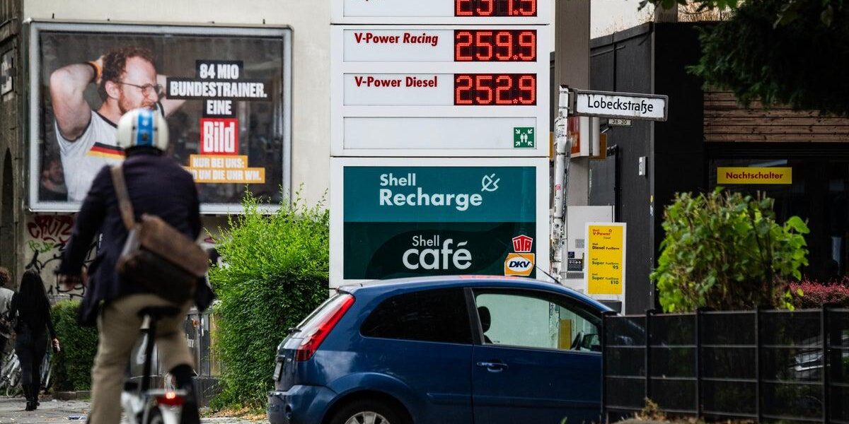 Oil Prices Surpass  Amid Rising US-Iran Tensions