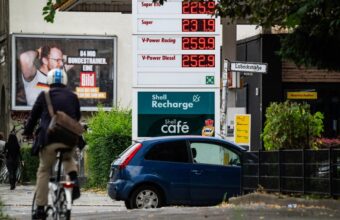 Oil Prices Surpass  Amid Rising US-Iran Tensions