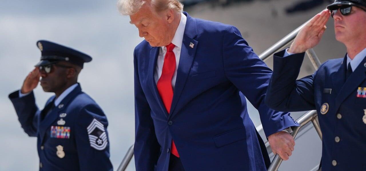 US Prosecutors Drop Subpoenas Against New York Times Over Trump’s Air Force One Report