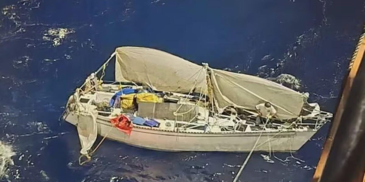Sailor Survives Month-Long Pacific Drift Using Ingenious Water Collection Method