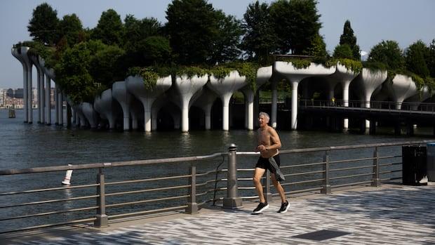 US Gripped by ‘Extremely Dangerous’ Heatwave Ahead of July 4th Holiday
