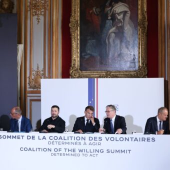 Macron’s Eastern Gambit: Europe’s Uneasy Waltz Along Ukraine’s Edge