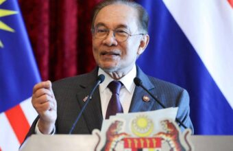 Anwar Ibrahim Enforces Strict Unity in Malaysian Coalition Ahead of State Election