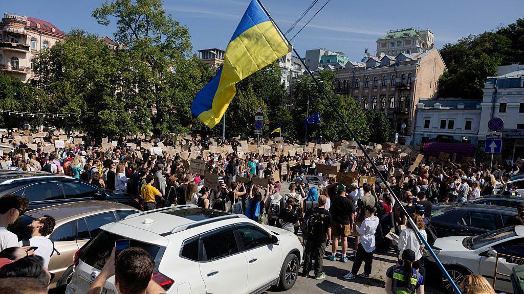 Wartime Whirlwind: Zelensky’s Cabinet Shake-up Jolts Kyiv Amid Fresh Protests