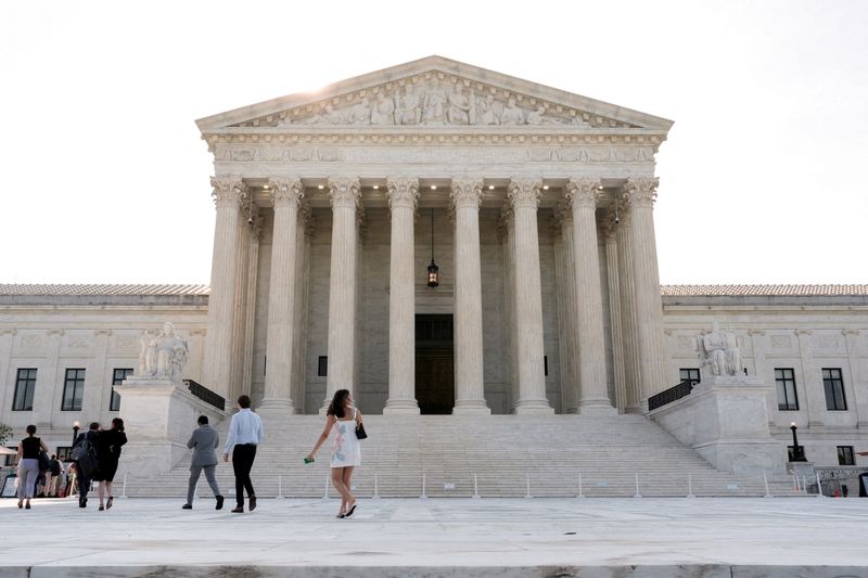 Trump’s Eleventh-Hour Gambit on Birthright Citizenship Stirs Legal Hornet’s Nest