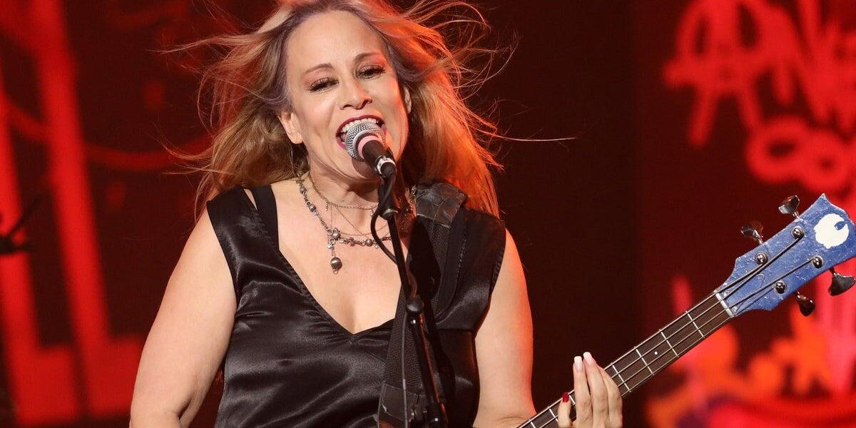 L7 Bassist Jennifer Finch Dies at 59 After Brain Cancer Battle