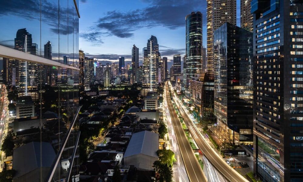Indonesia Passes Legislation to Build Financial Hub Rivaling Singapore