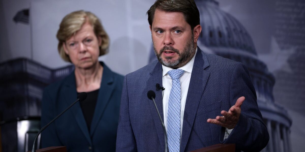Arizona Senator Faces Allegations of Staff Relationships and Flirtatious Behavior