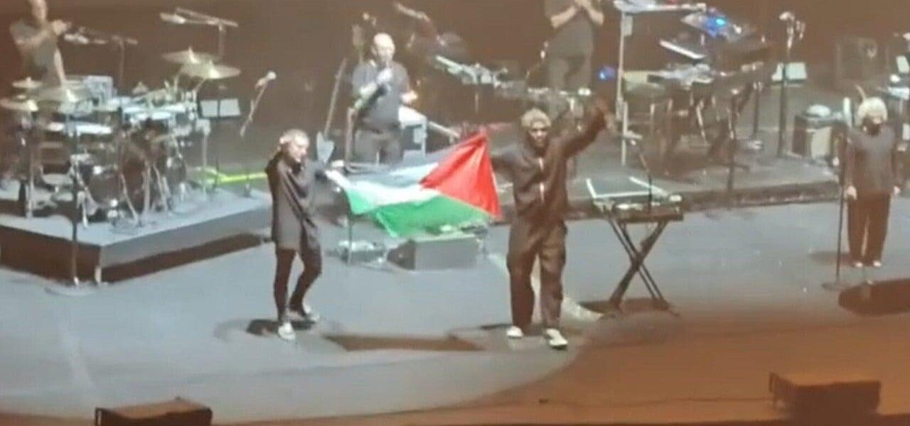 Singapore Authorities Investigate Massive Attack’s Concert Incident