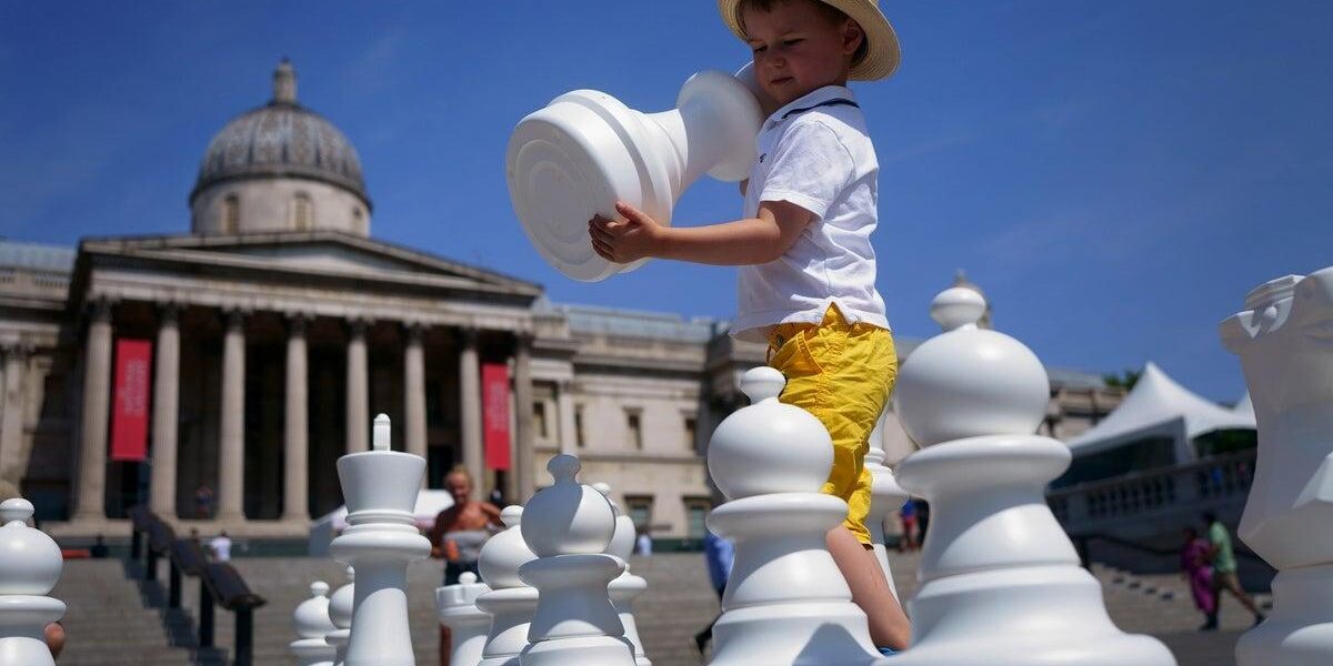 Surge in Online Chess Amid Pandemic and Popular TV Show