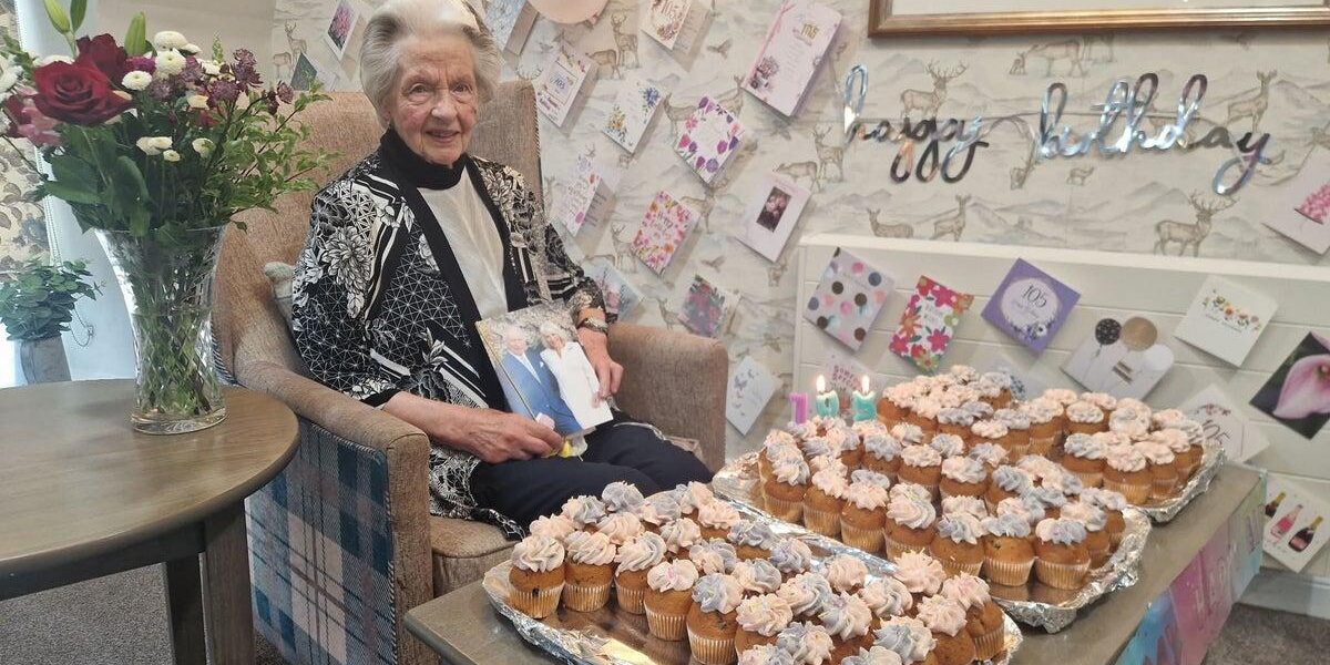 Centenarian Mary Davidson Smith Celebrates 105th Birthday with Royal Card