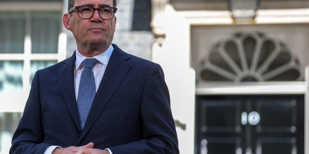 Andy Burnham Announces Cabinet Reshuffle: Reeves Dismissed as Chancellor