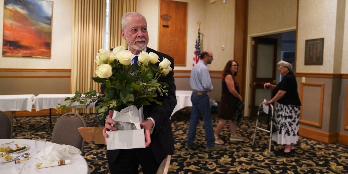 Rabbi Jeffrey Myers Retires from Tree of Life Congregation Following Pittsburgh Synagogue Attack