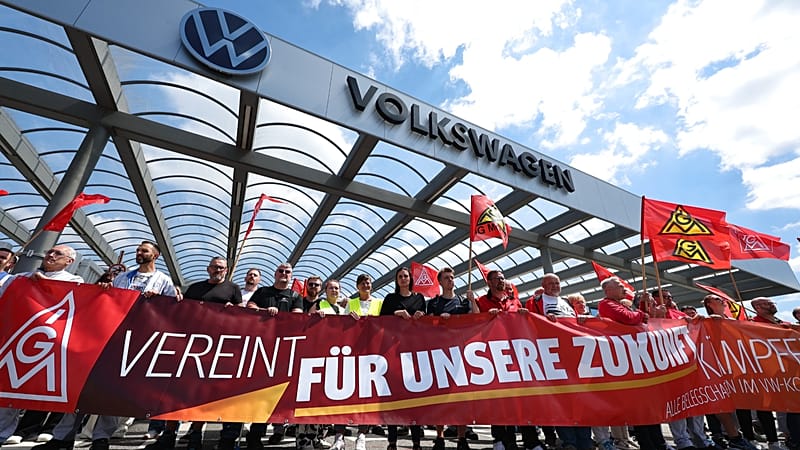 Volkswagen’s Reckoning: Can Germany’s Industrial Icon Survive Without a Class War?