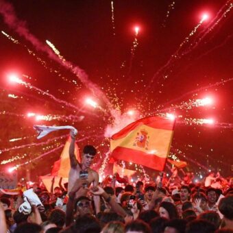 Spanish Fans Erupt in Historic World Cup Final Victory Celebration