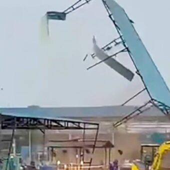 Tornado Strikes Indonesian Construction Site, Workers Flee