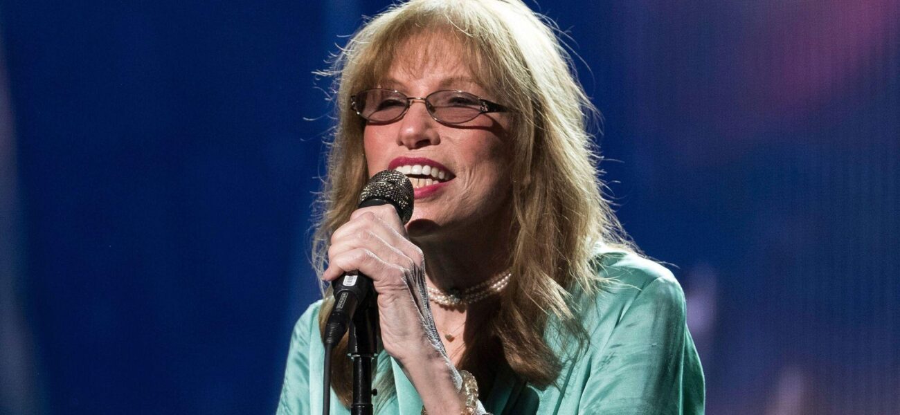 Carly Simon Discloses Parkinson’s Disease Diagnosis