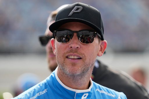 NASCAR’s Roller Coaster: Atlanta’s High Stakes & Global Market Play for Slumping Stars