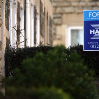UK Homeowners Face Uncertainty as Mortgage Rates Surge