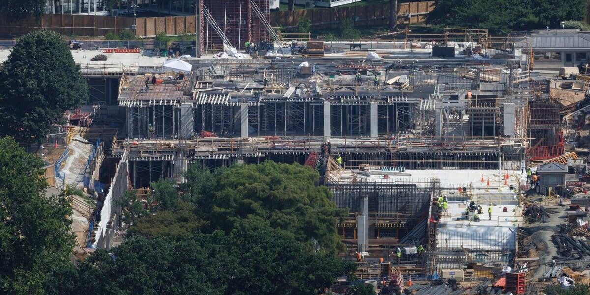 White House 0M Ballroom Construction Proceeds Amid Legal Challenge