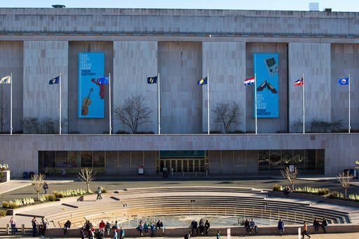Culture Wars Erupt: White House Labels Smithsonian ‘Radical,’ Sparking National Identity Battle