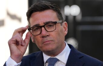Britain’s New Prime Minister Faces Challenge of Reviving Sluggish Economy
