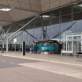 UK Airports See Sharp Increase in Drop-Off Fees Amid Summer Travel Surge