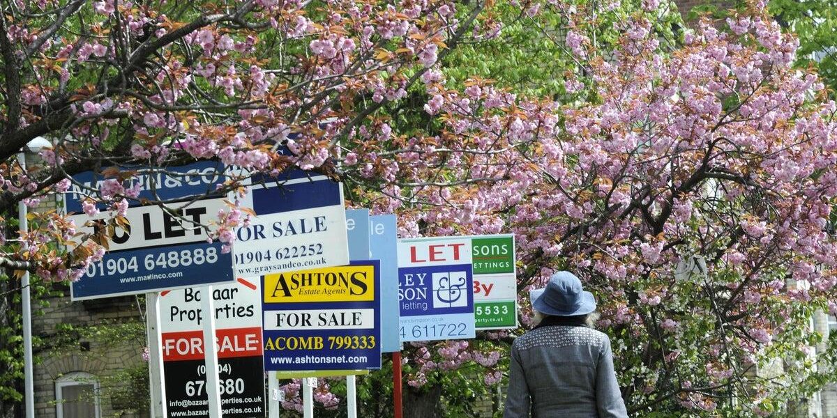 UK House Price Inflation Drops to 2.7% in May, ONS Reports