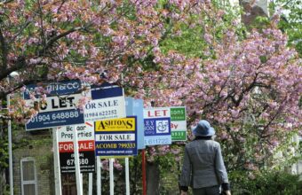 UK House Price Inflation Drops to 2.7% in May, ONS Reports