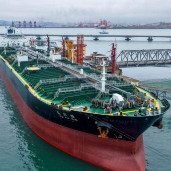 China Refrains from Utilizing Reserves Amid Rising Oil Prices Due to US-Iran Tensions