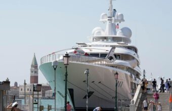 US Ambassador to Italy Faces Protests in Venice Amid Festival Security Tightening