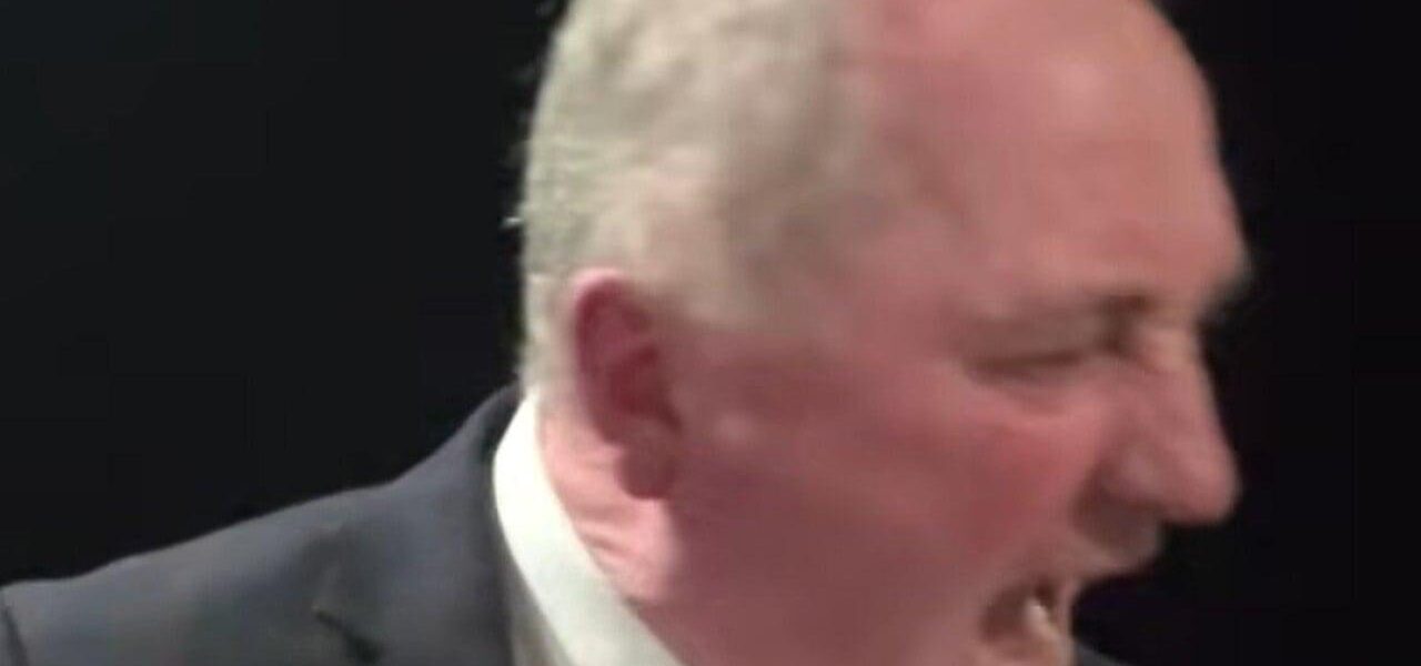 Australian Politician Barnaby Joyce Scolded Dog During Live Interview