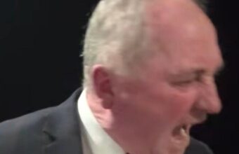 Australian Politician Barnaby Joyce Scolded Dog During Live Interview