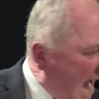 Australian Politician Barnaby Joyce Scolded Dog During Live Interview