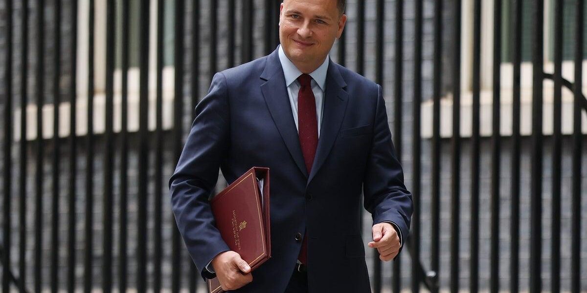 Wes Streeting Issues Apology Following Unintended Microphone Remarks