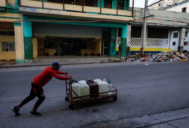 Havana’s Long Nights: When Blackouts Spark More Than Candles