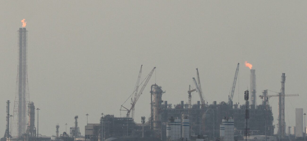 Desert Sands Shift: Gulf LNG Giants Confront Asia’s Waning Appetite