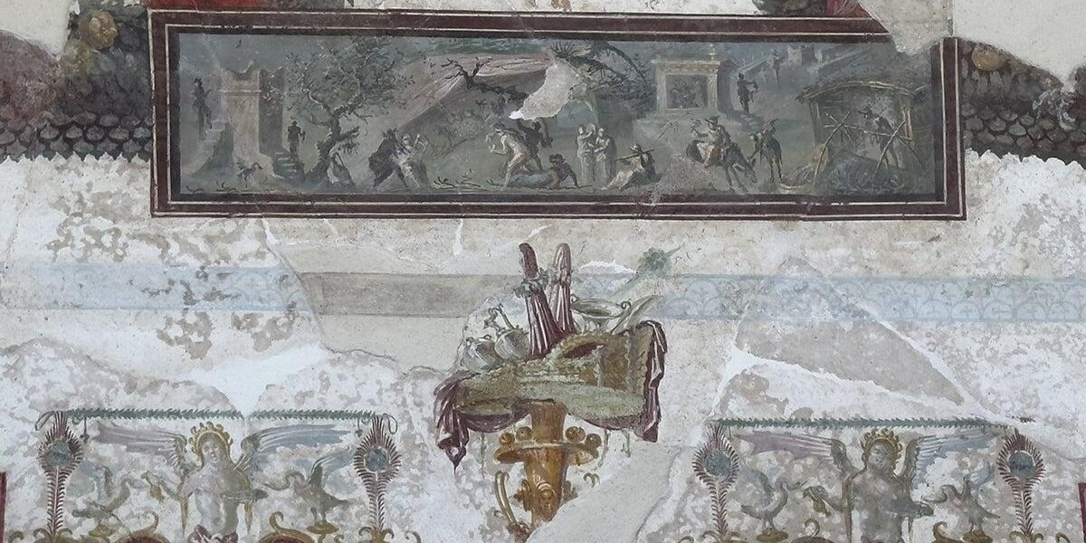 Pompeii’s Ancient Banquet Hall Reveals Stunning Fresco Ceiling