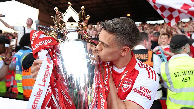 Istanbul’s New Gambit: A Premier League Exodus Reshapes European Football’s Geopolitics