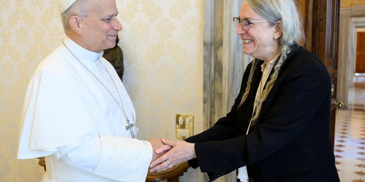 Rock Icon Patti Smith Describes Meeting Pope Leo XIV as ‘Giddy Experience’