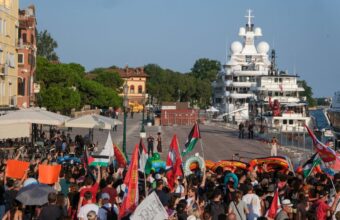 Protests Erupt in Venice as Trump Envoy Arrives on Luxury Yacht