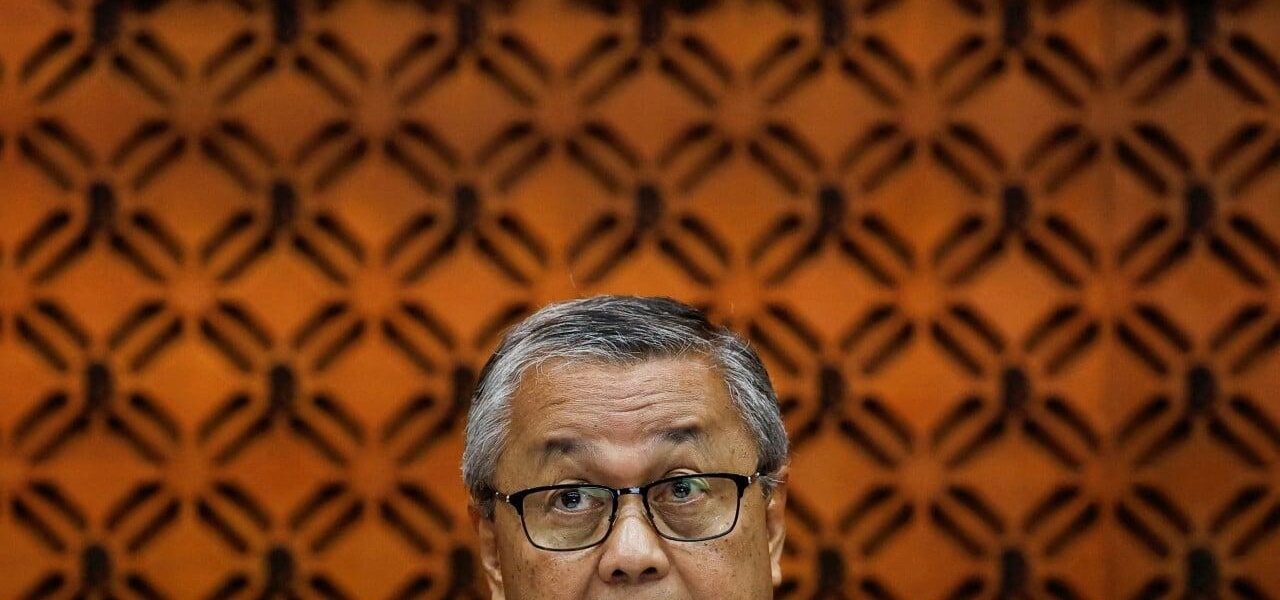 Indonesian Central Banker’s Resignation Highlights Rate Policy Dilemma