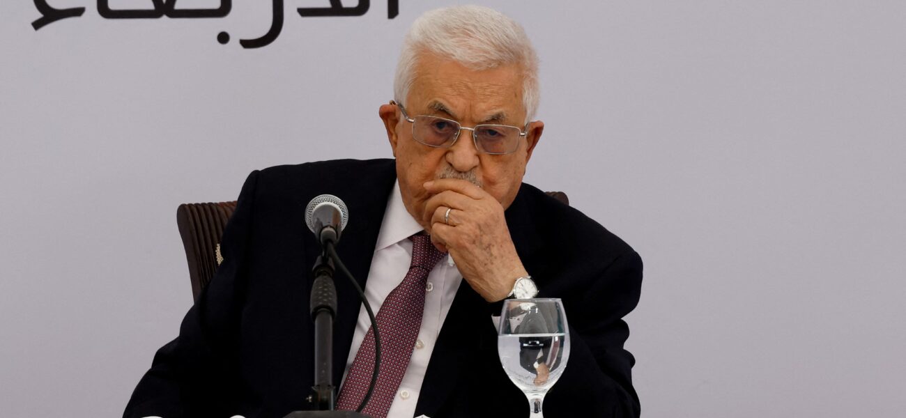 A Phone Call Echoes in the Palestinian Political Void