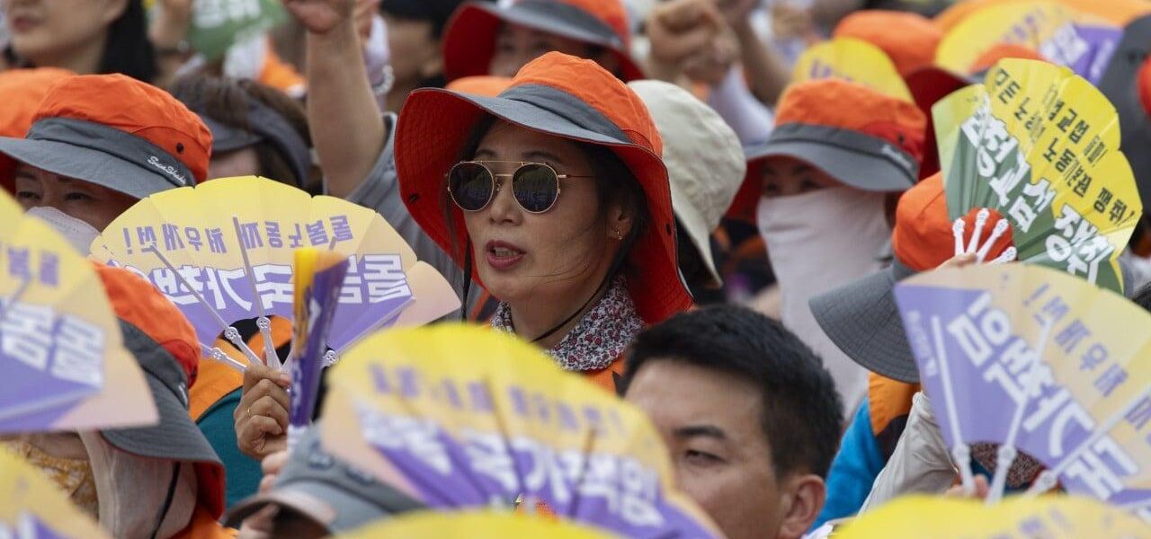 South Korean Labor Law Sparks Nationwide Bonus Demands