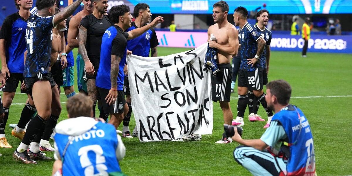 White House Supports Argentina’s Falklands Banner at World Cup